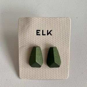 Elk the label wooden stud earrings in olive green